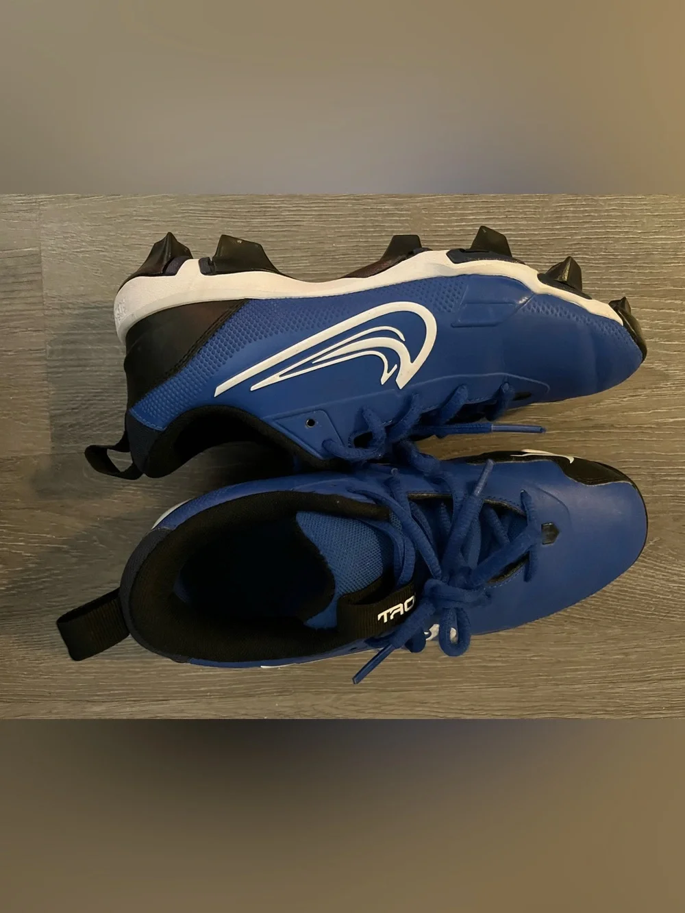 Nike TAC Baseball Cleats with White Logo Size 5 Youth Cleats